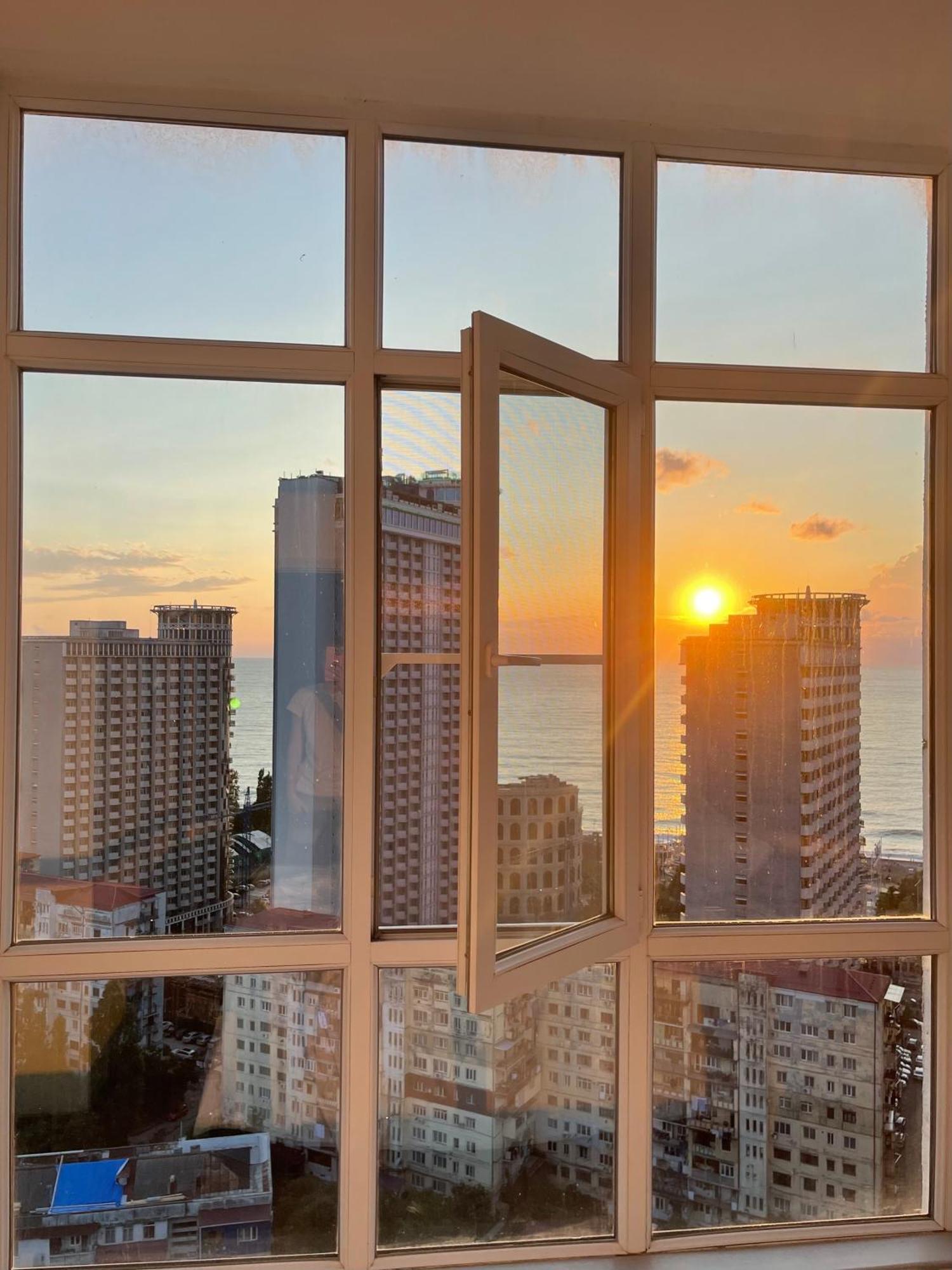 Green House Batumi Apartment Екстериор снимка